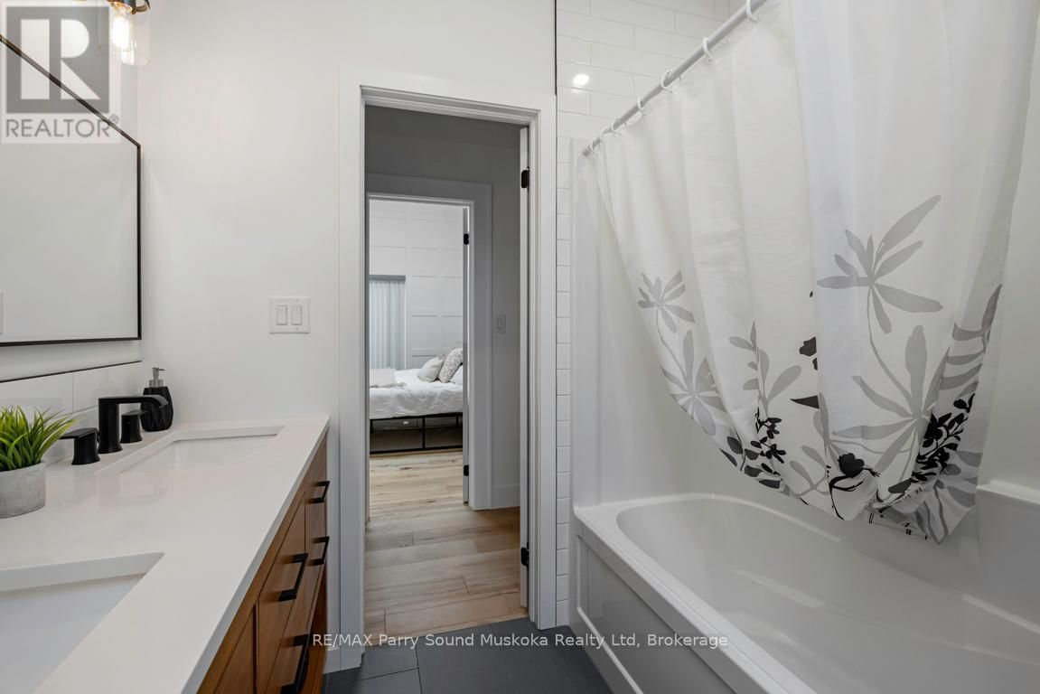 98 JAMES STREET Image 34