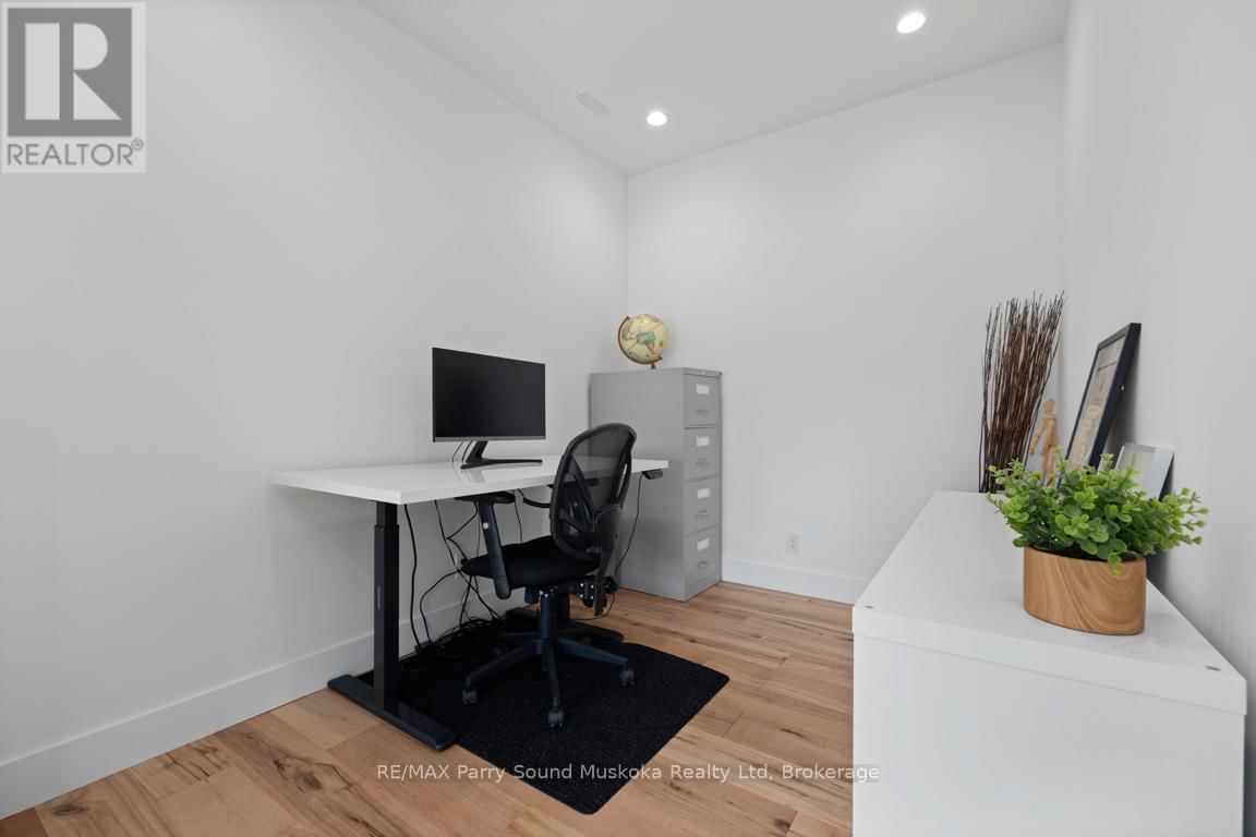 98 JAMES STREET Image 7