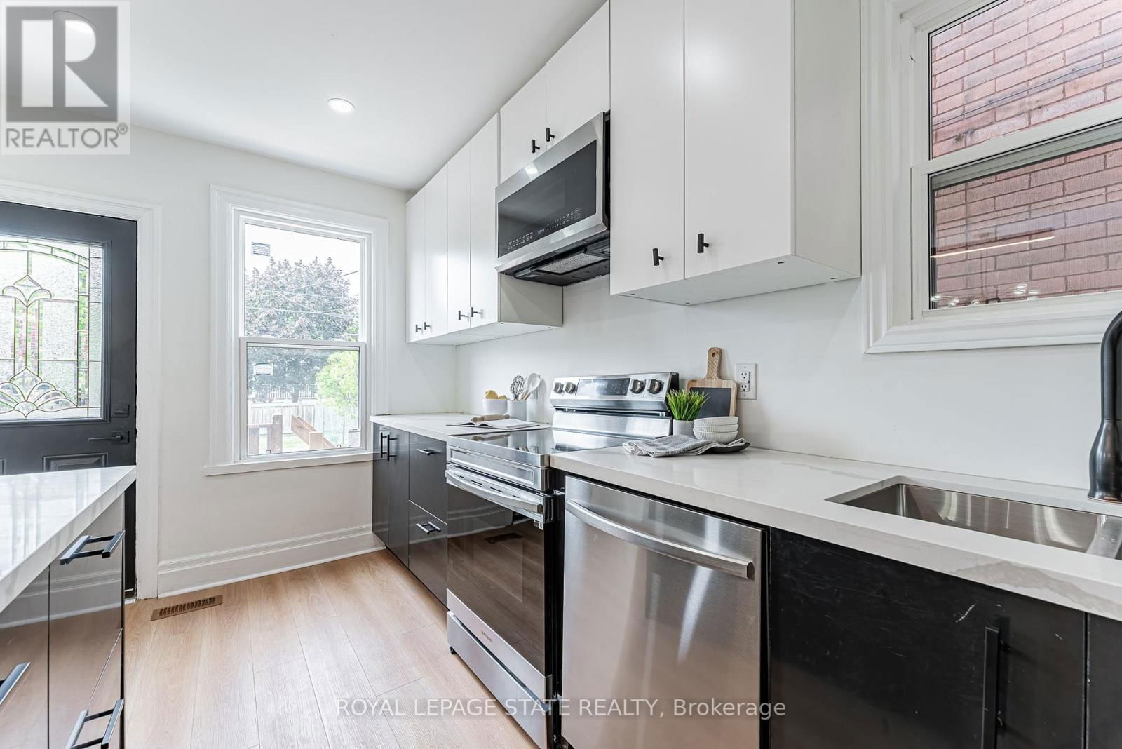 15 BARNESDALE AVENUE NORTH Image 16