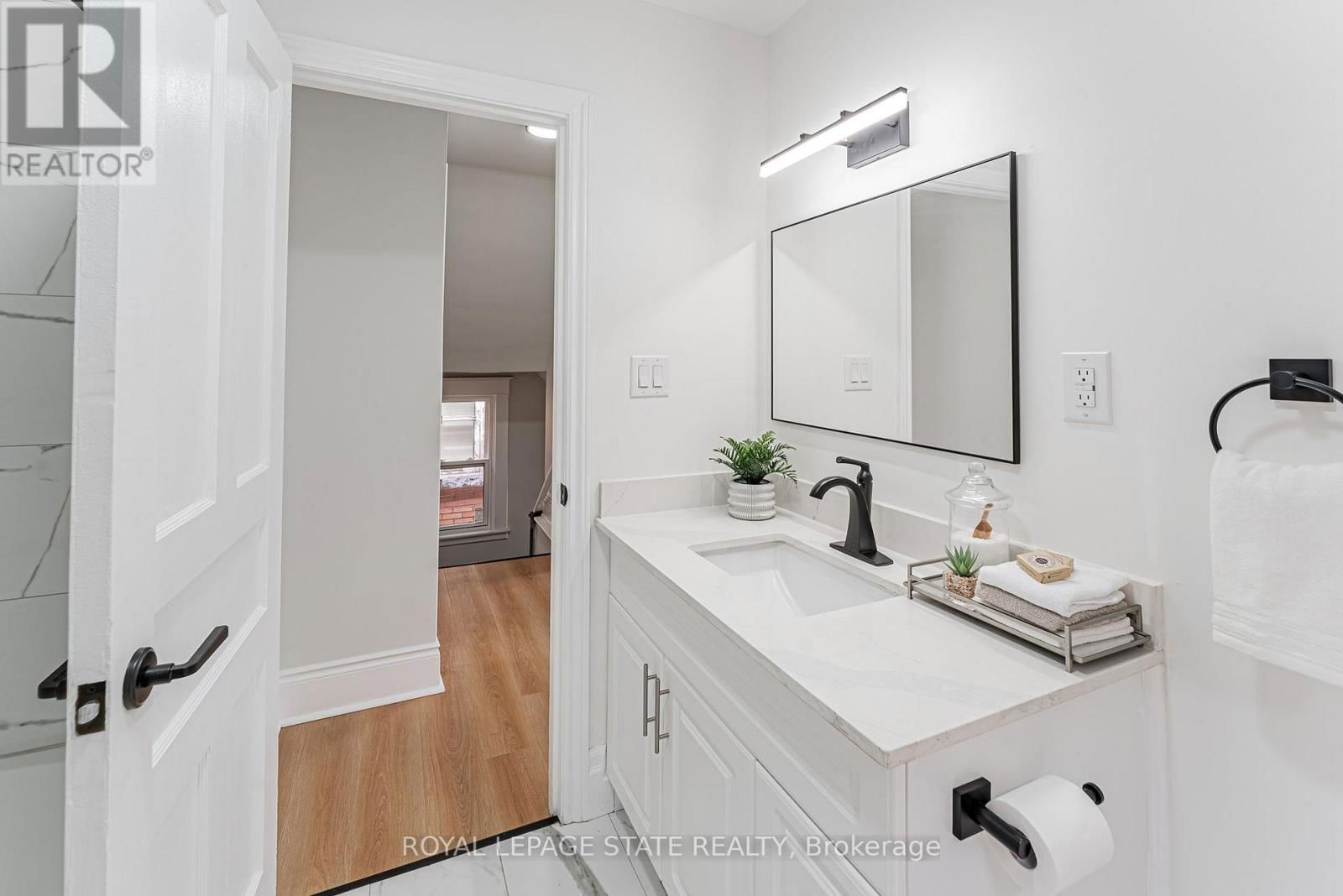 15 BARNESDALE AVENUE NORTH Image 25