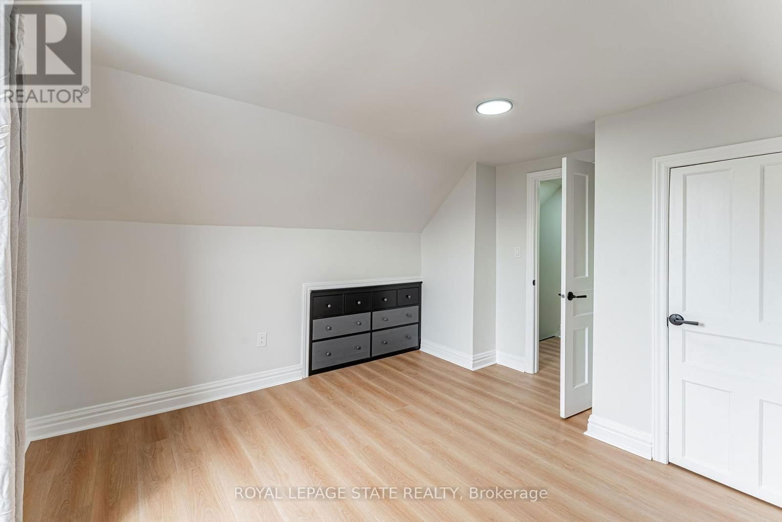 15 BARNESDALE AVENUE NORTH Image 29