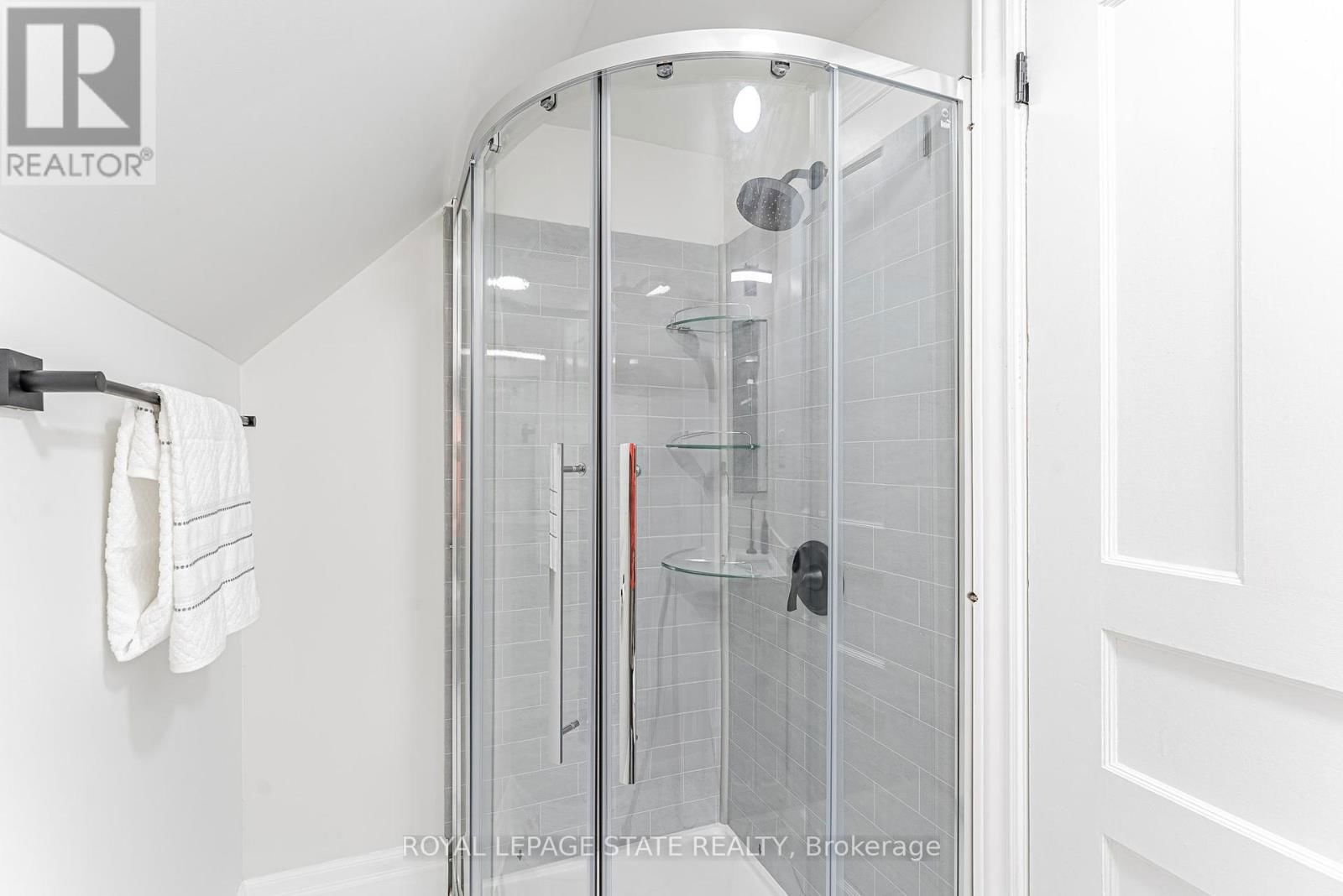 15 BARNESDALE AVENUE NORTH Image 31