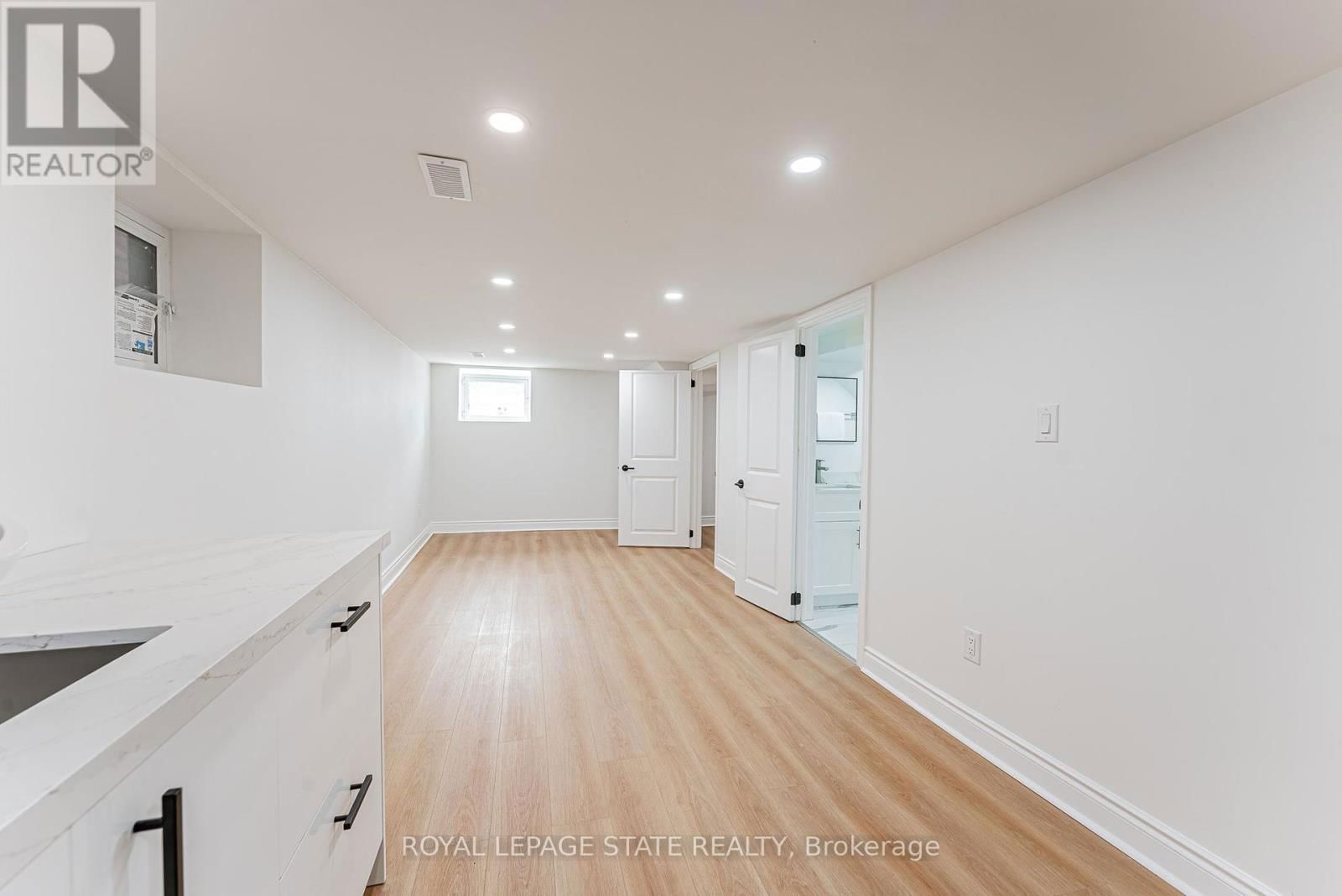 15 BARNESDALE AVENUE NORTH Image 38