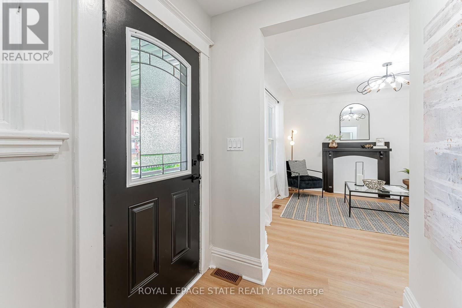 15 BARNESDALE AVENUE NORTH Image 8