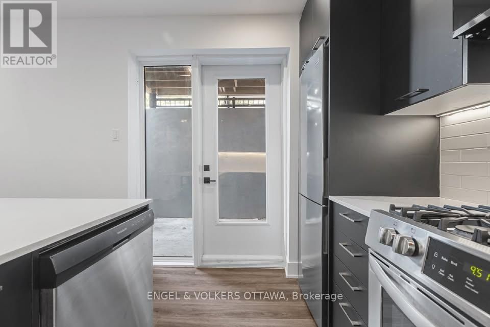 B - 866 WOODROFFE AVENUE Image 3