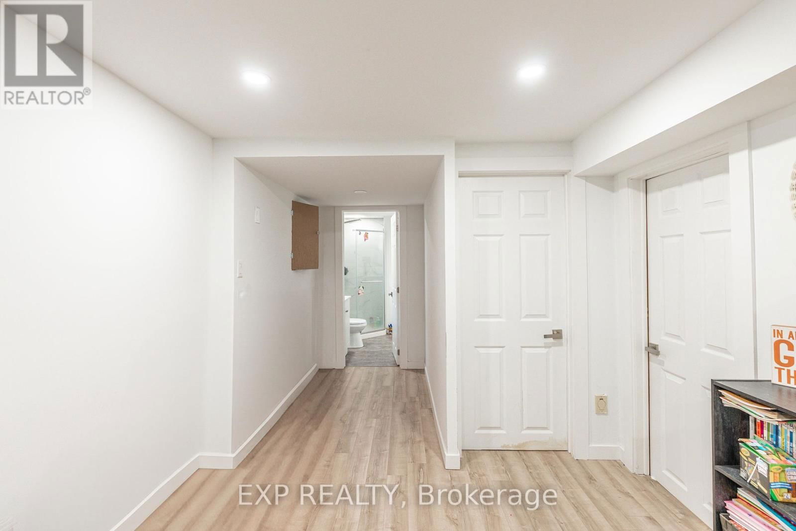LOWER - 90 COMMERCIAL STREET Image 11