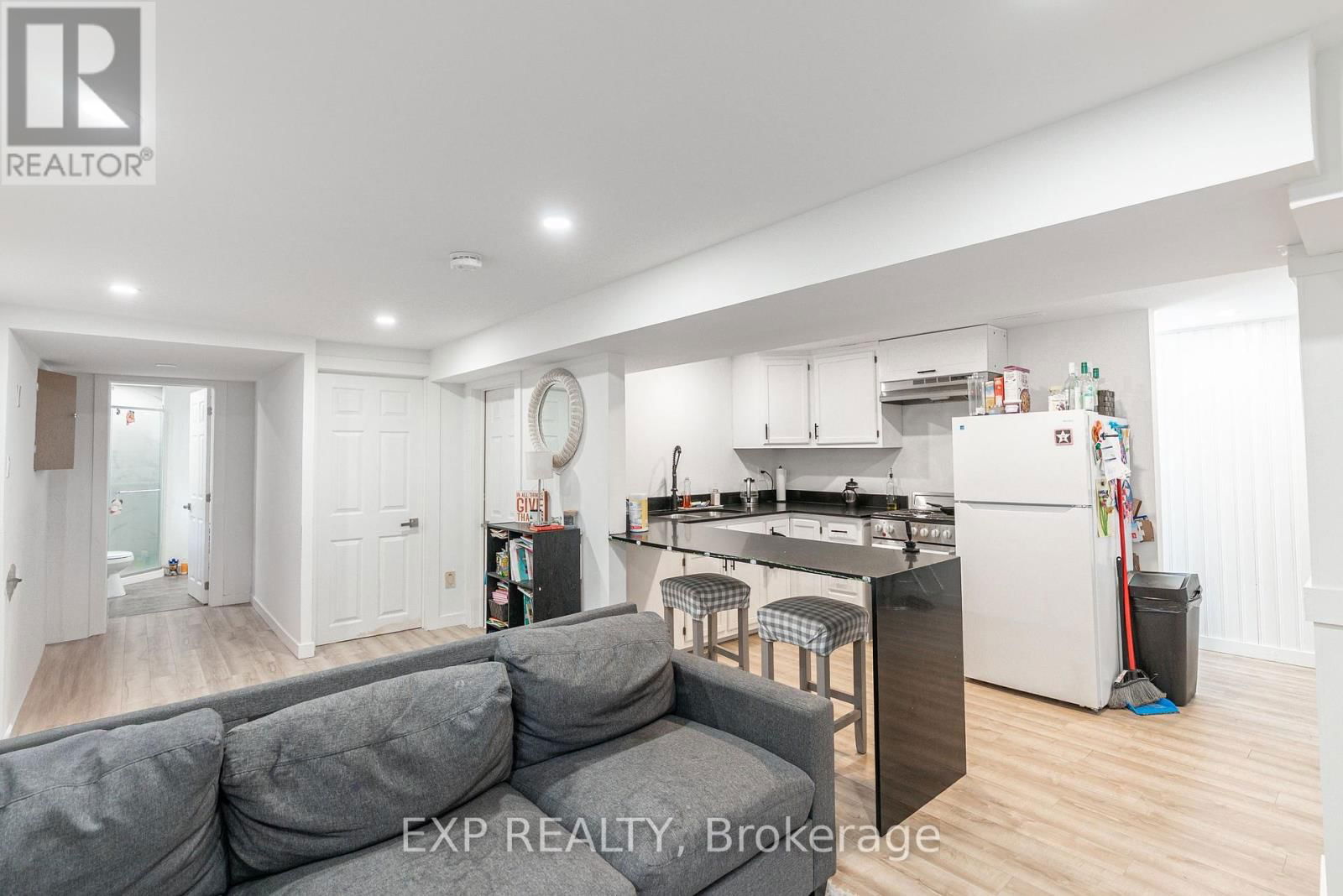LOWER - 90 COMMERCIAL STREET Image 4