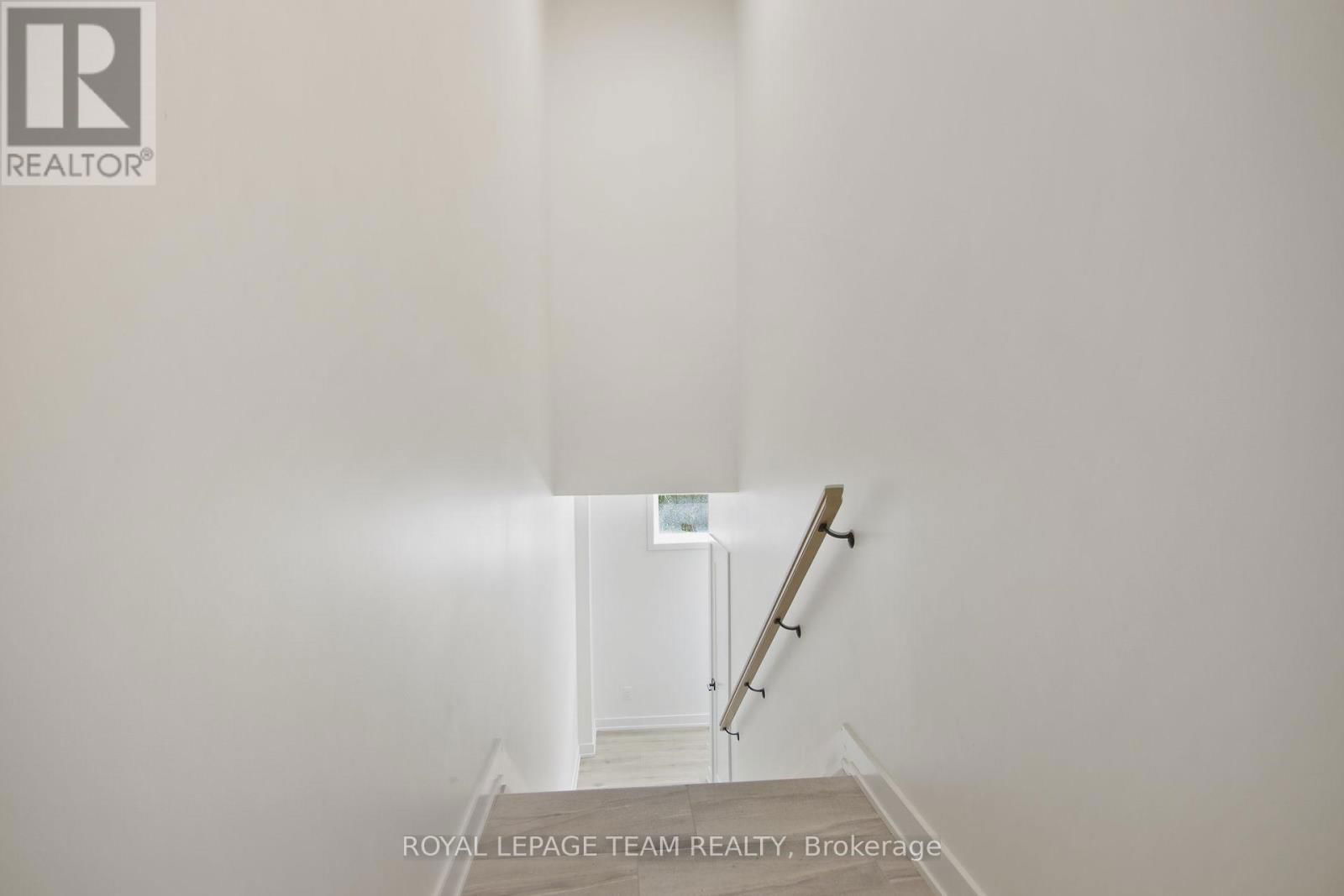 B/B2 - 241 BREEZEHILL AVENUE SOUTH Image 31