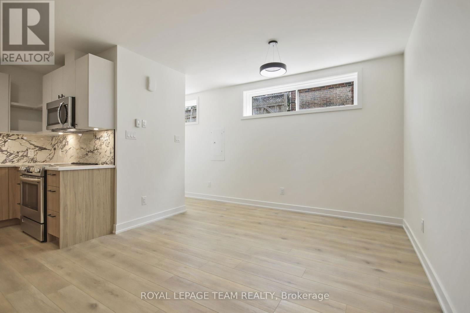 B/B2 - 241 BREEZEHILL AVENUE SOUTH Image 34