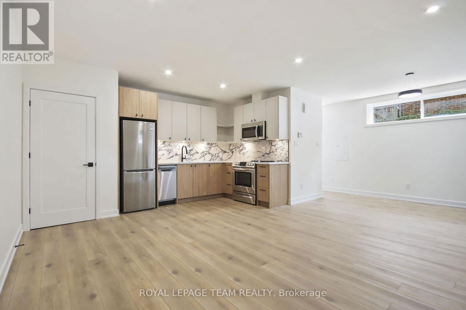 B/B2 - 241 BREEZEHILL AVENUE SOUTH Image 35