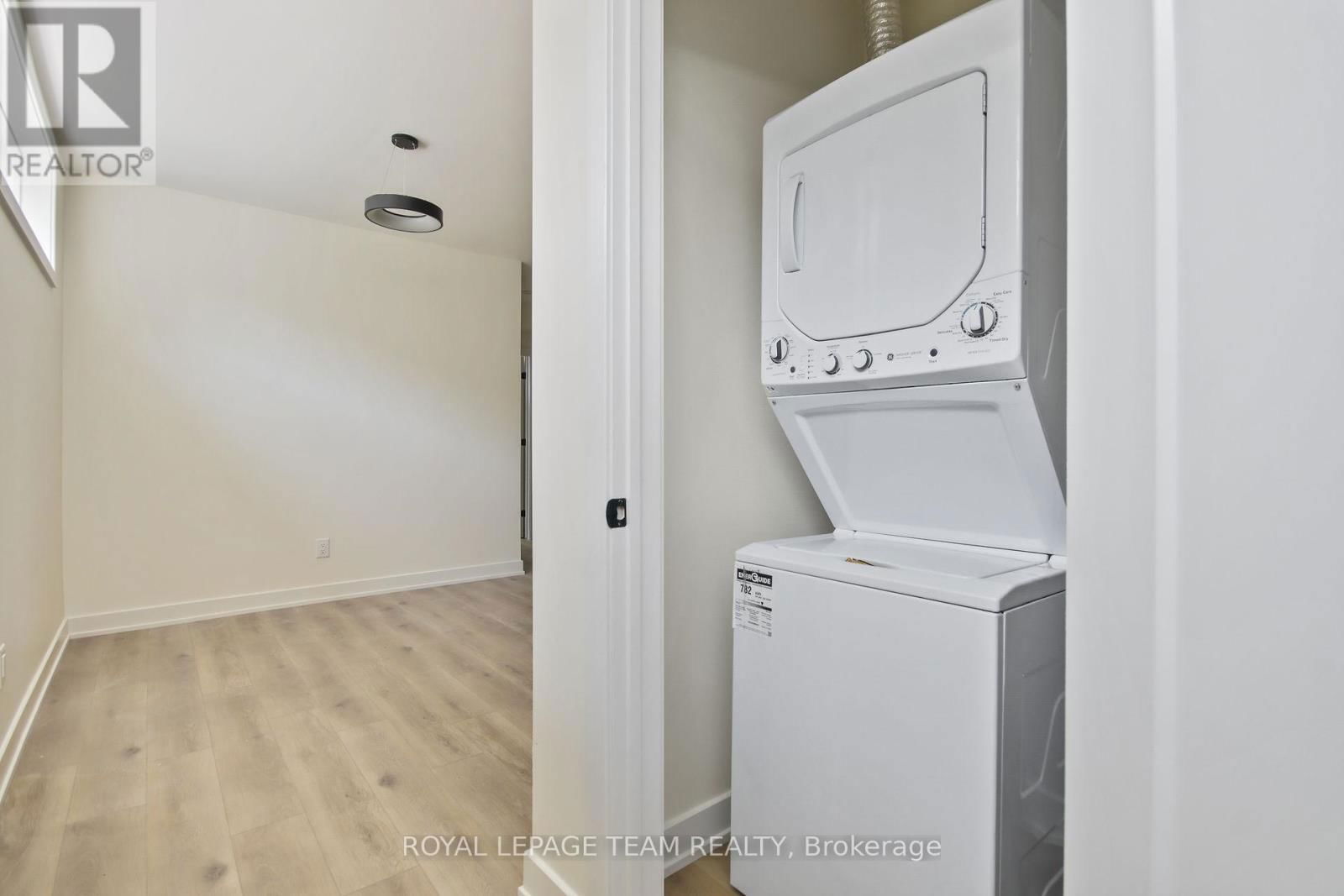 B/B2 - 241 BREEZEHILL AVENUE SOUTH Image 37