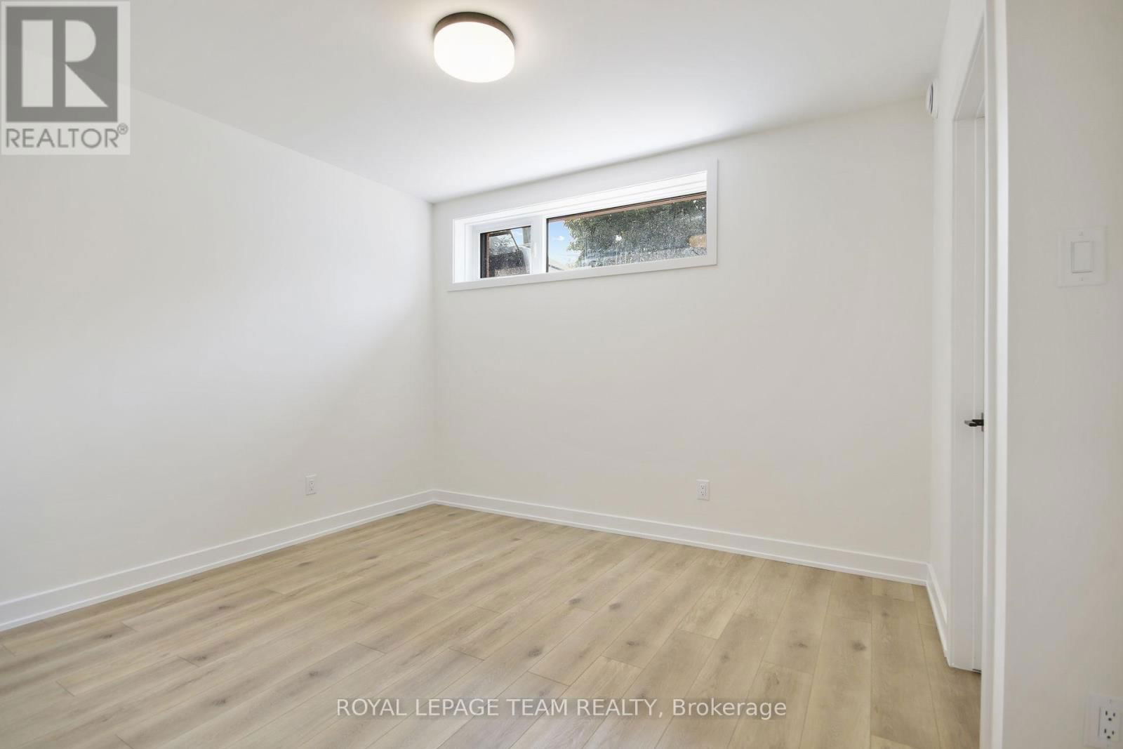 B/B2 - 241 BREEZEHILL AVENUE SOUTH Image 41