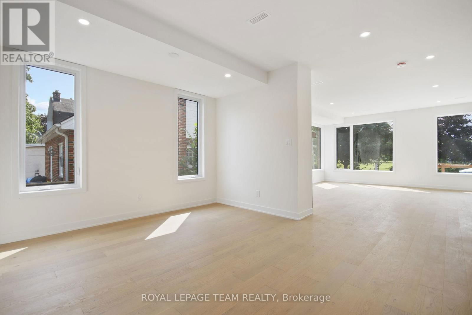 B/B2 - 241 BREEZEHILL AVENUE SOUTH Image 8