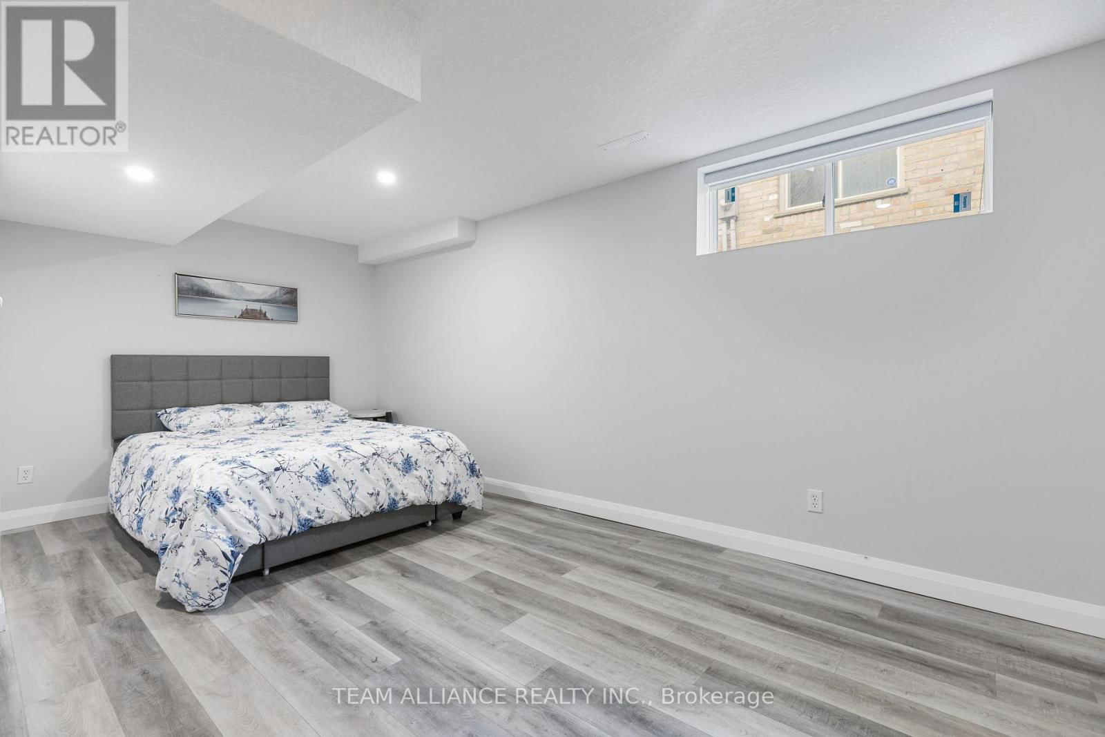 167 SUNNYSIDE DRIVE Image 21