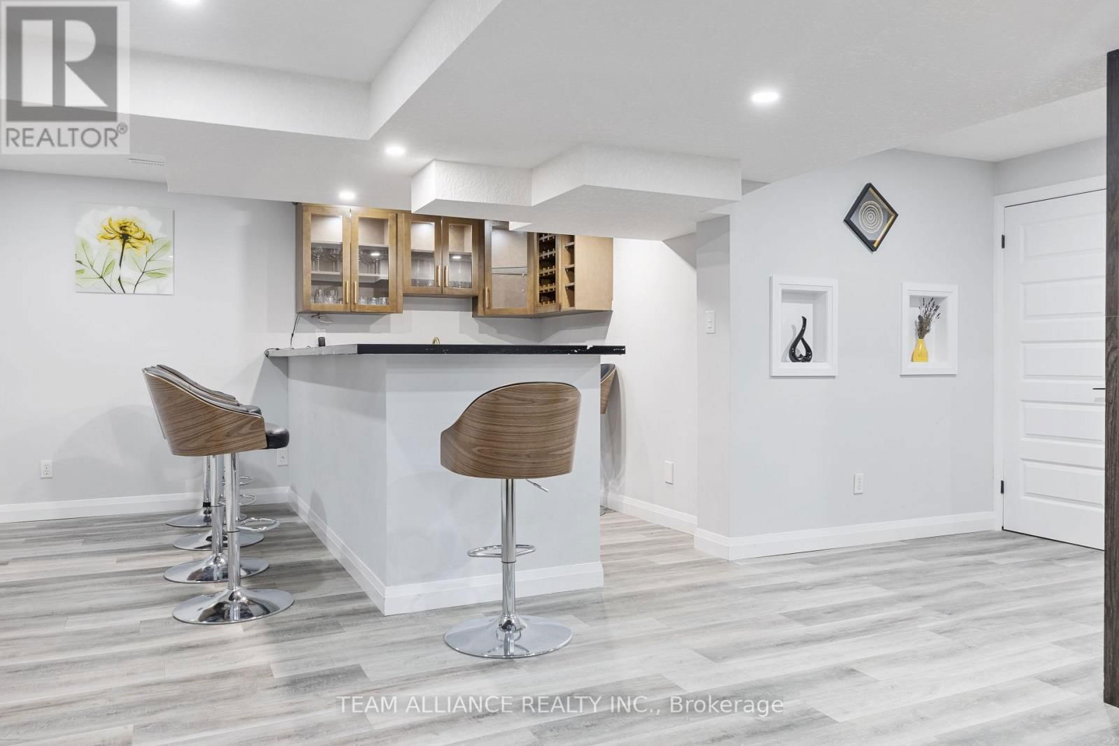 167 SUNNYSIDE DRIVE Image 24