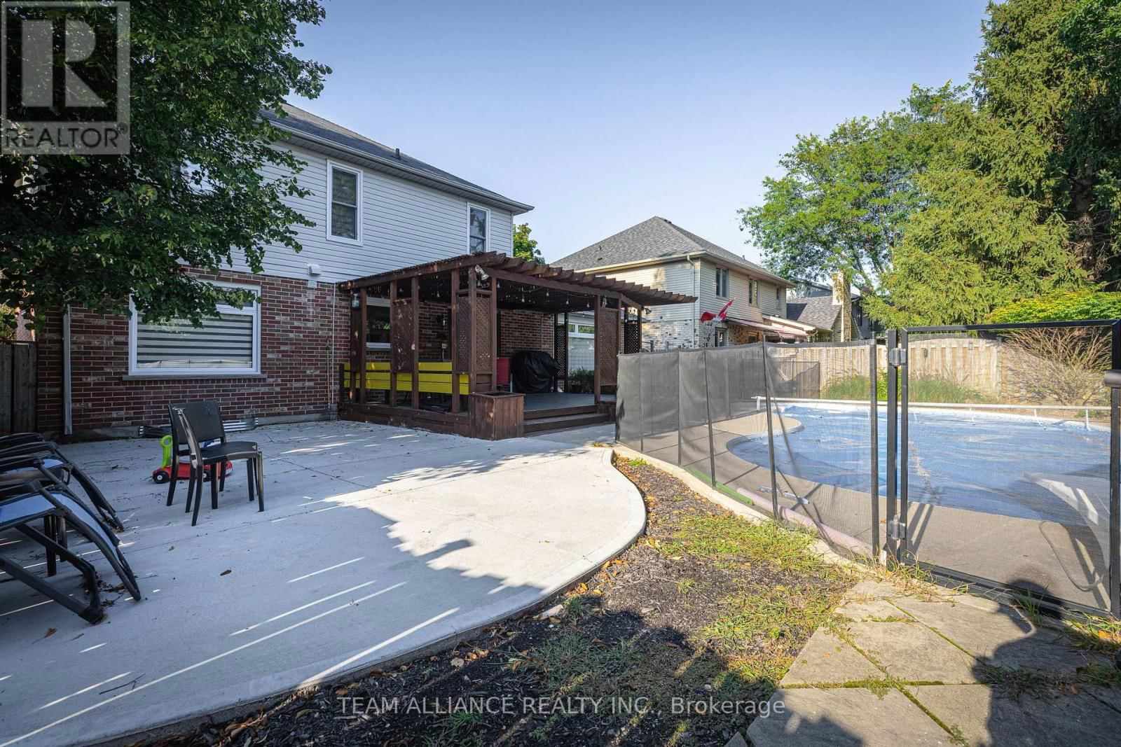 167 SUNNYSIDE DRIVE Image 33