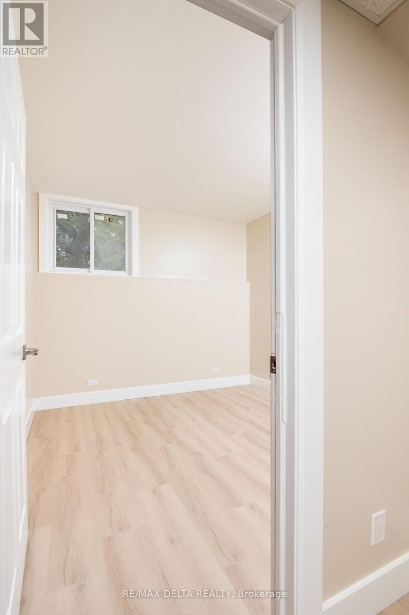 981 LOLA STREET Image 10