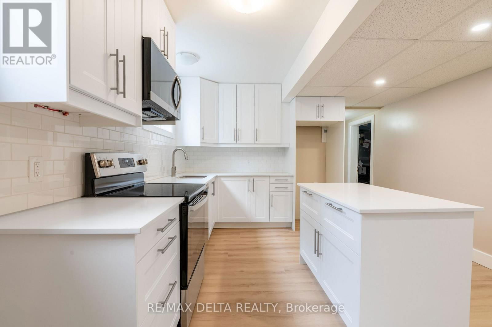 981 LOLA STREET Image 17