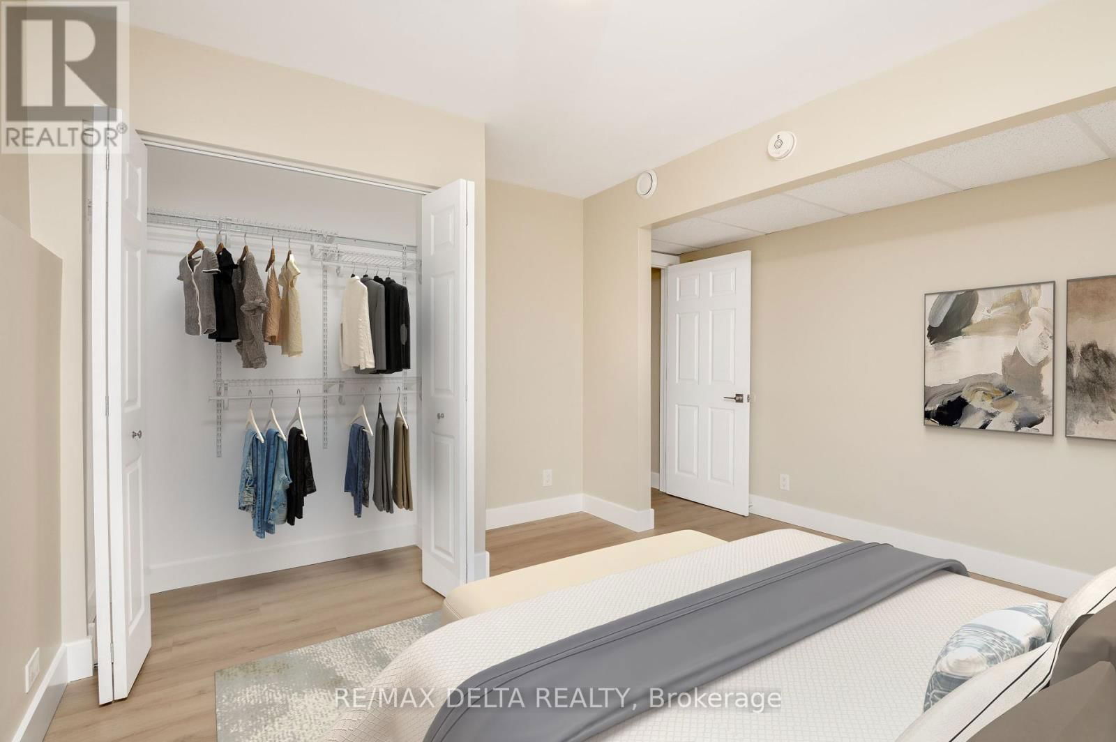 981 LOLA STREET Image 7