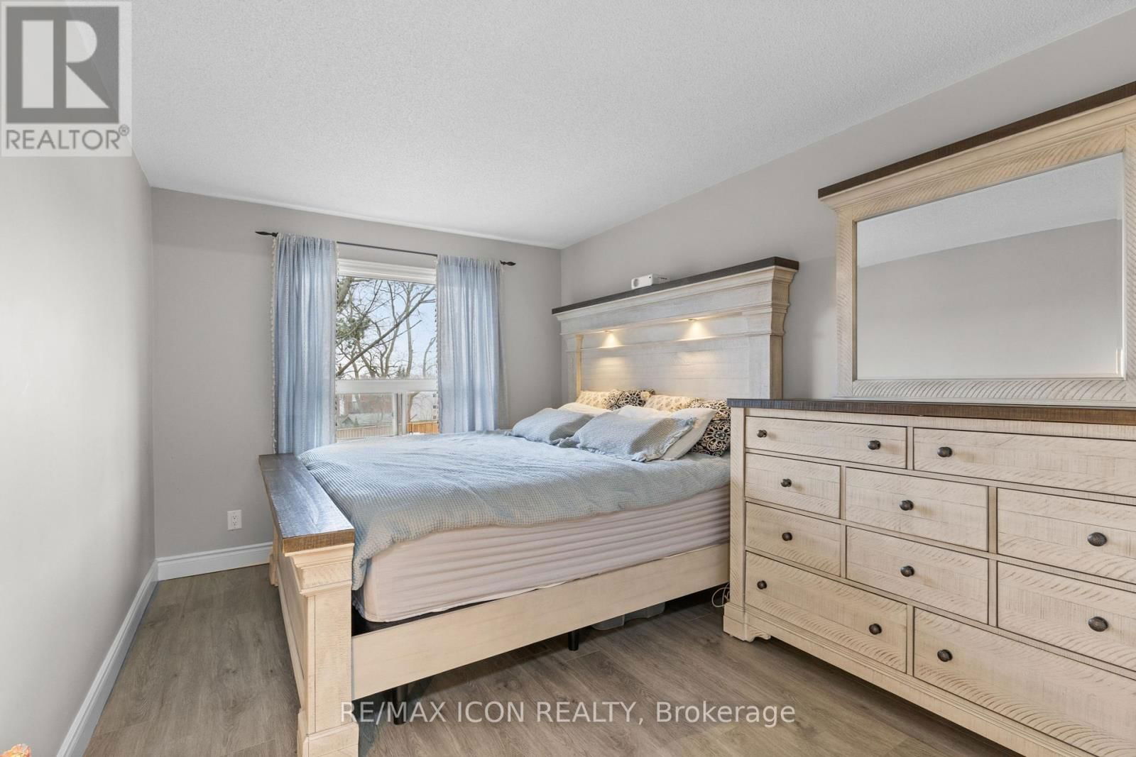 210 - 30 HUGO CRESCENT Image 14