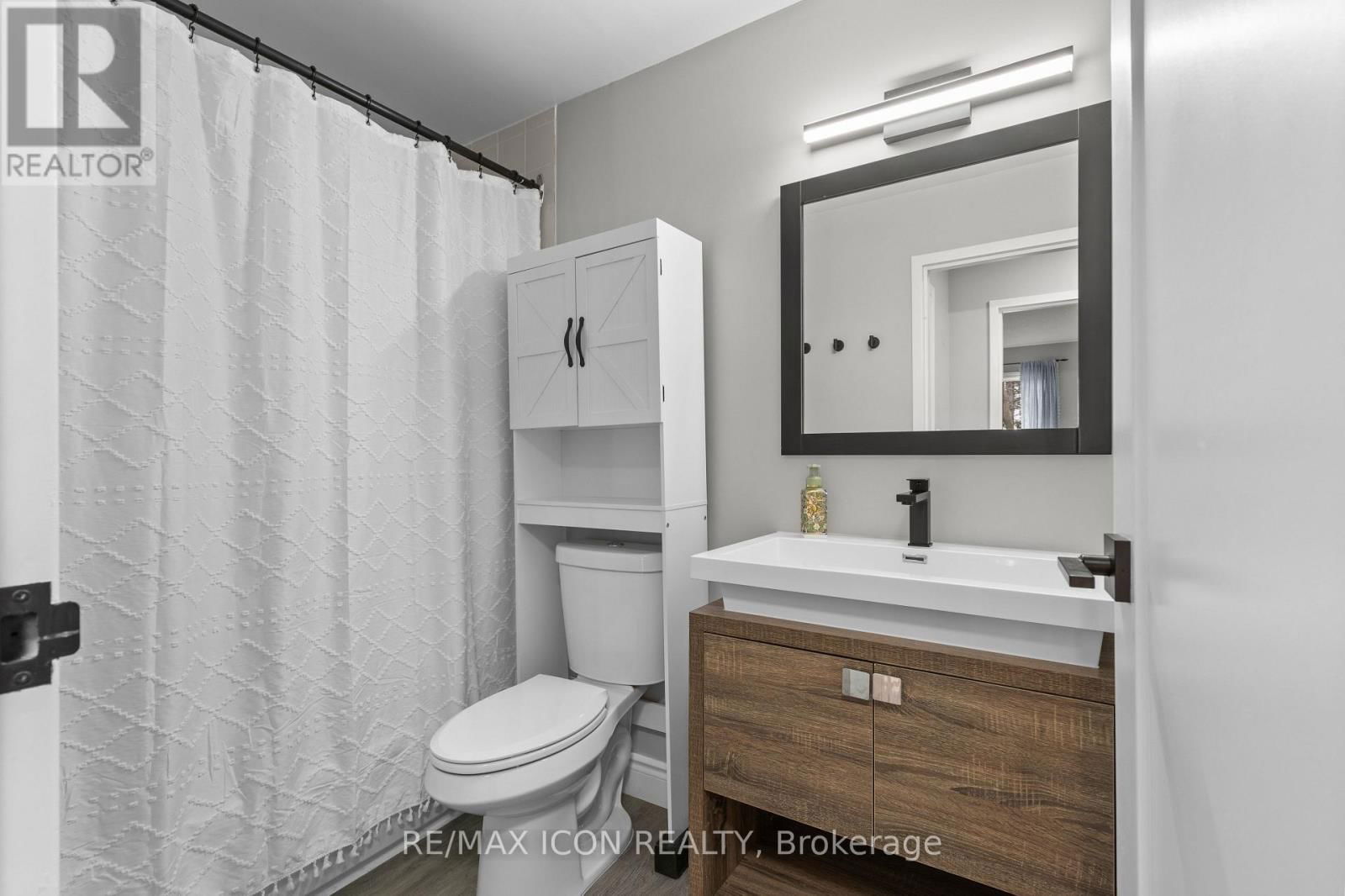 210 - 30 HUGO CRESCENT Image 15