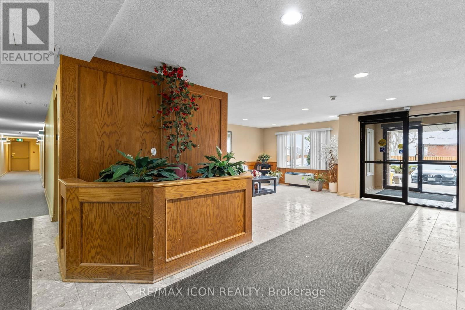 210 - 30 HUGO CRESCENT Image 21