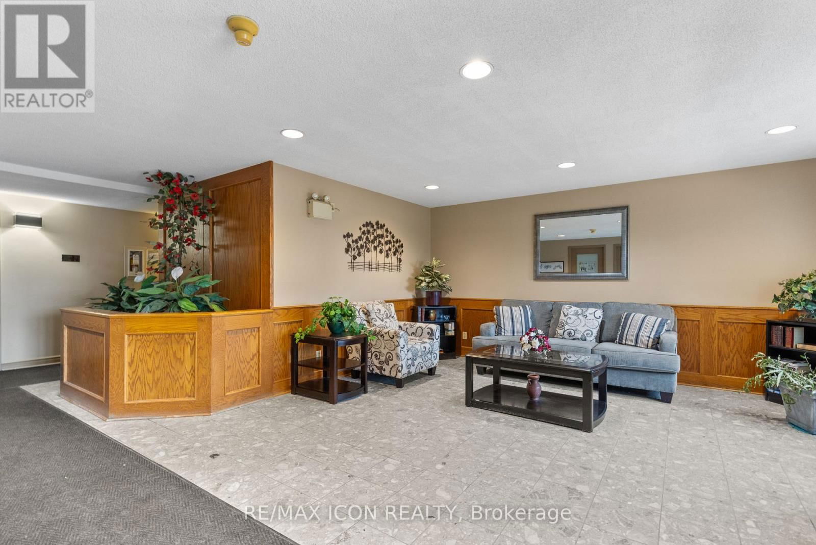 210 - 30 HUGO CRESCENT Image 23