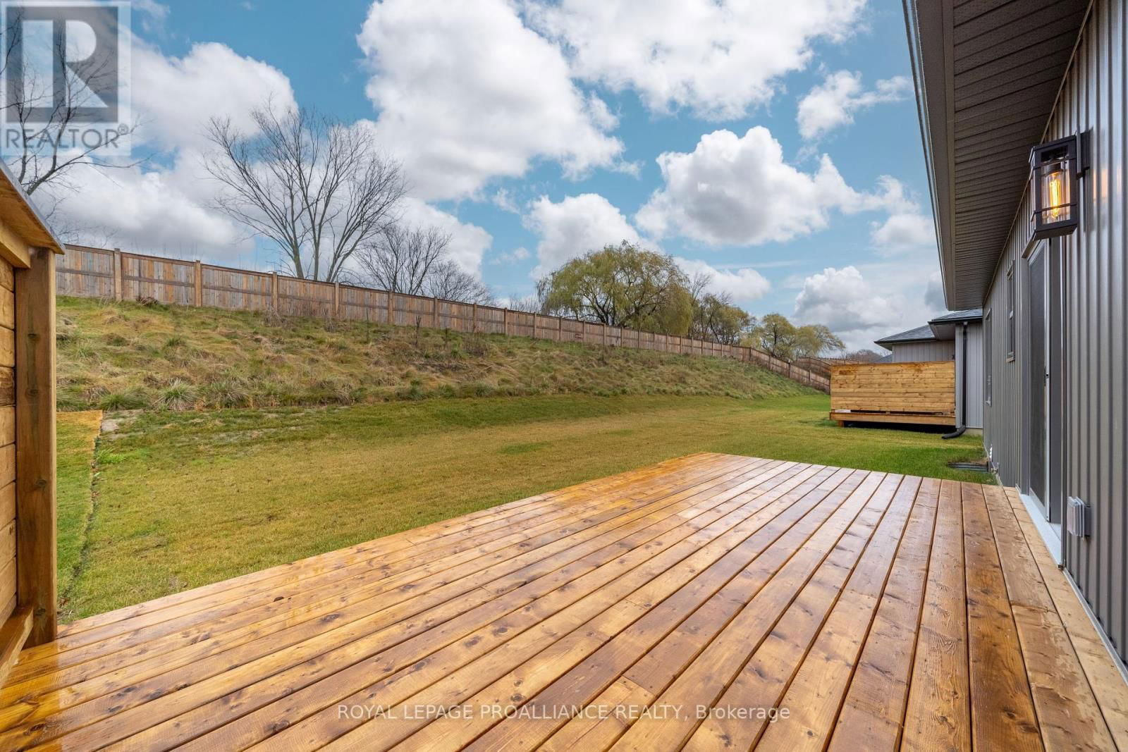 23 SCHMIDT WAY Image 36