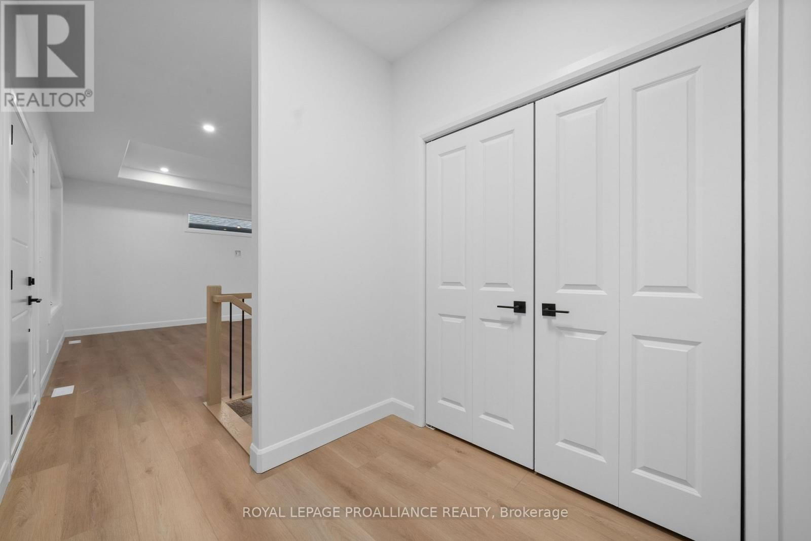 23 SCHMIDT WAY Image 8