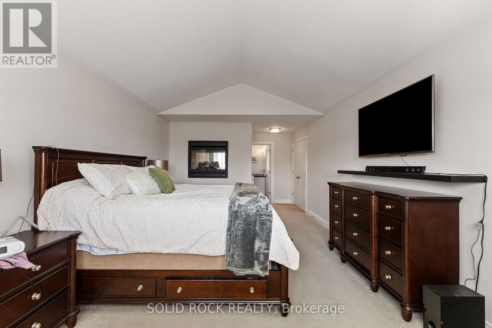 422 MERCURY STREET EAST Image 24