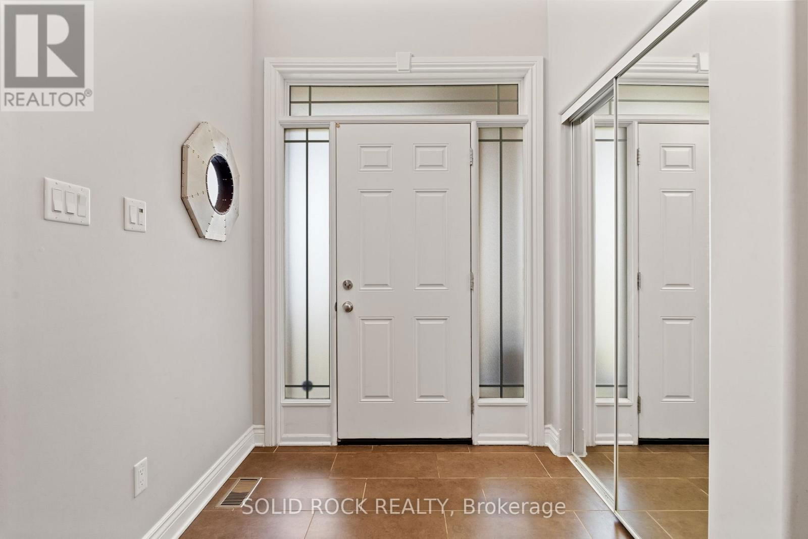 422 MERCURY STREET EAST Image 3