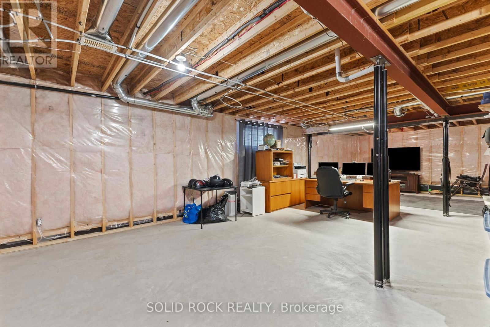 422 MERCURY STREET EAST Image 32