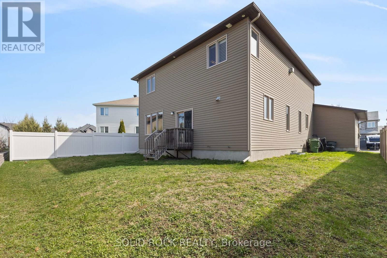 422 MERCURY STREET EAST Image 36