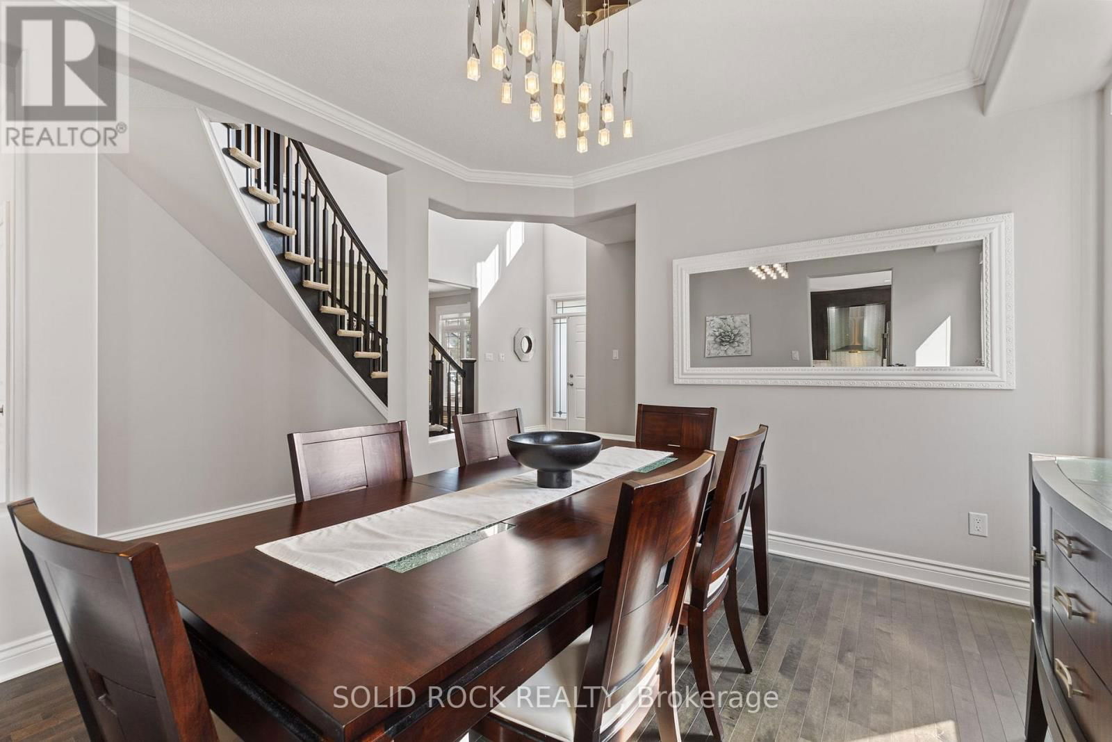 422 MERCURY STREET EAST Image 9