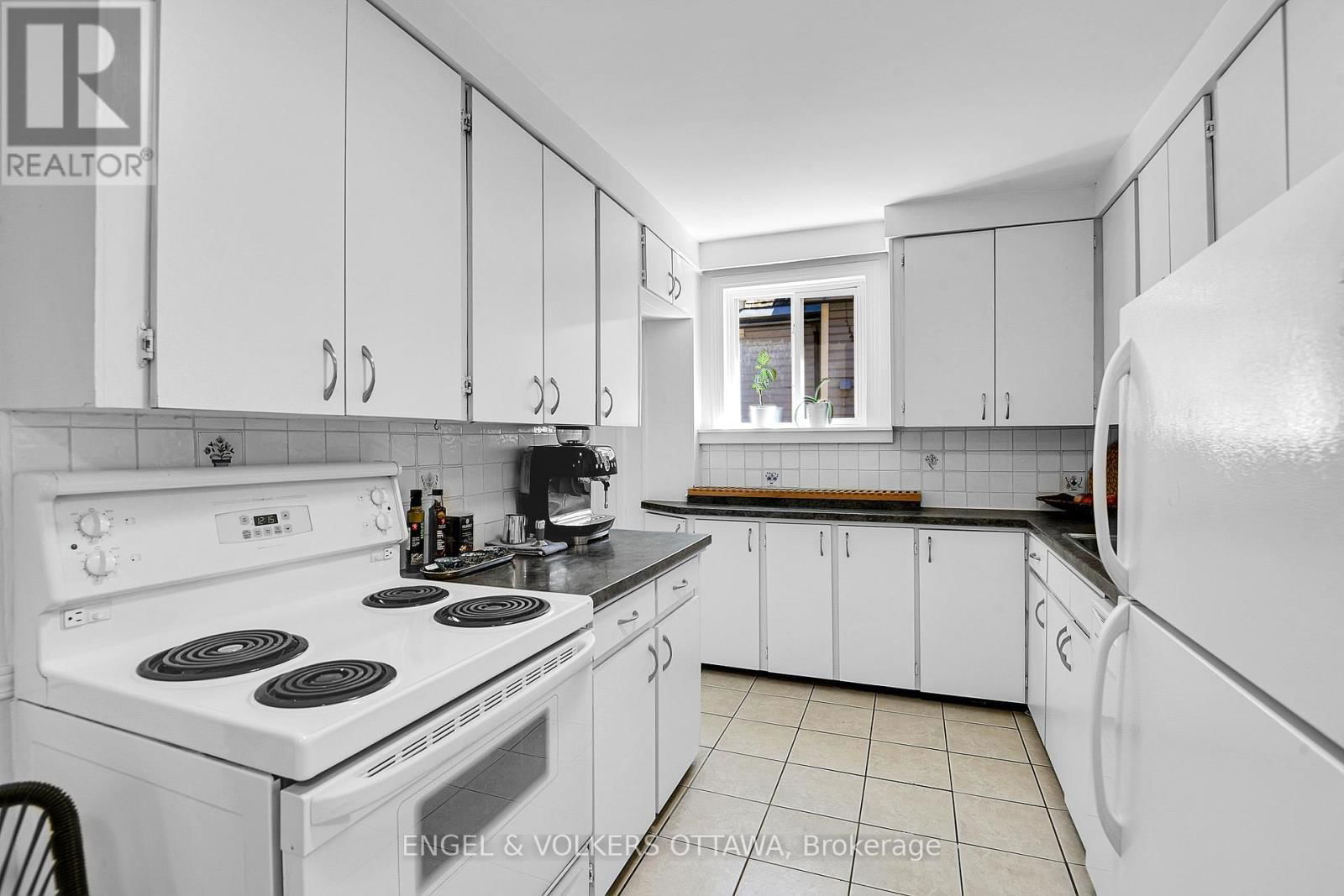 1 - 160 CRICHTON STREET Image 7
