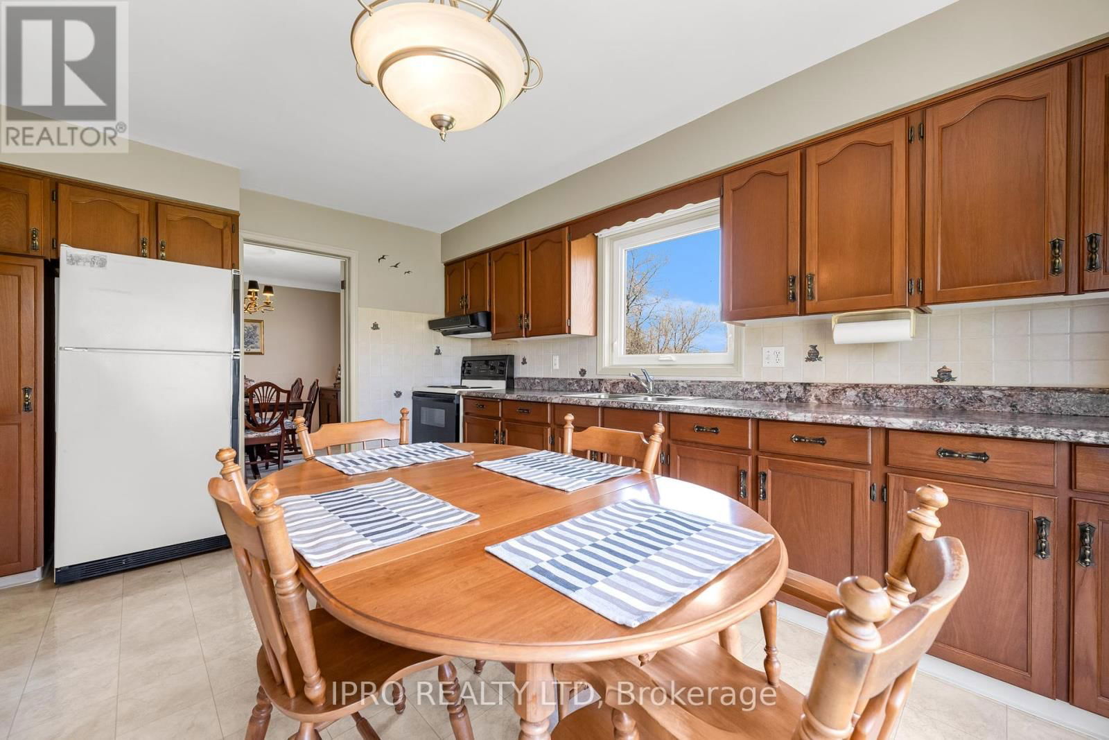 40764 FORKS ROAD Image 19