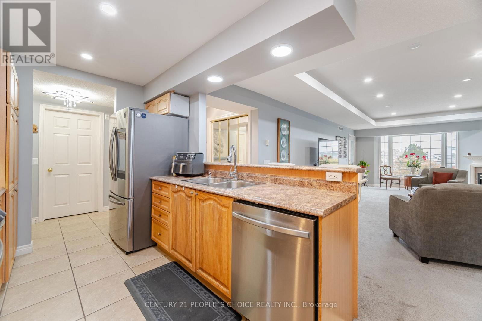 308 - 990 GOLF LINKS ROAD Image 11