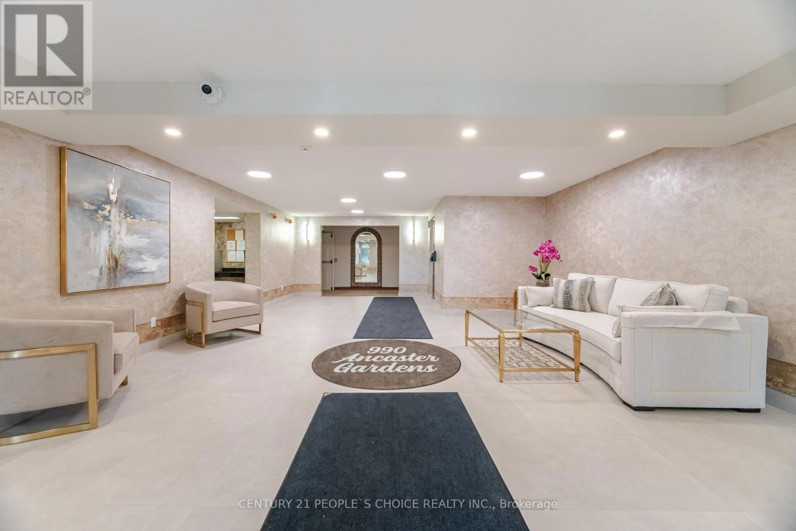 308 - 990 GOLF LINKS ROAD Image 3