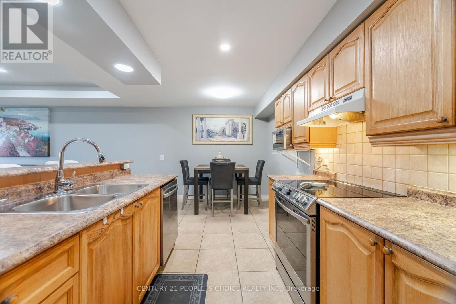 308 - 990 GOLF LINKS ROAD Image 9