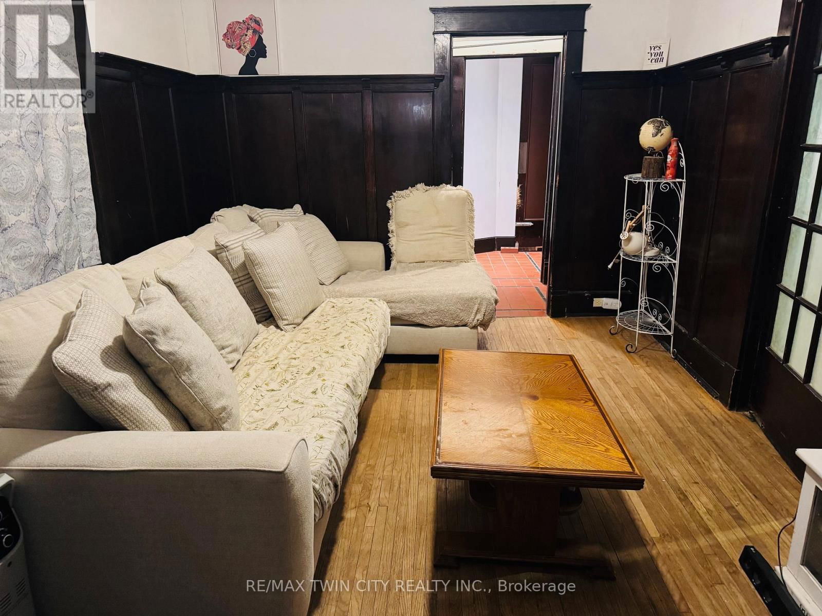 32 SIMEON STREET Image 14