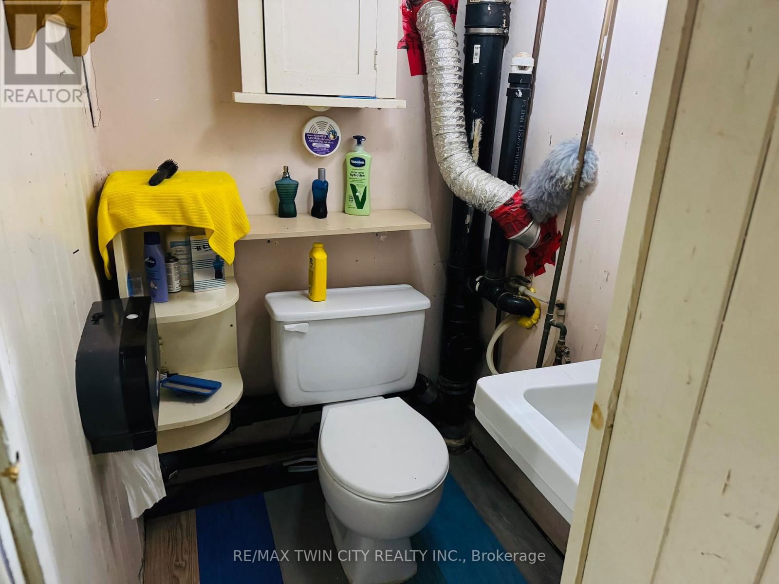 32 SIMEON STREET Image 15