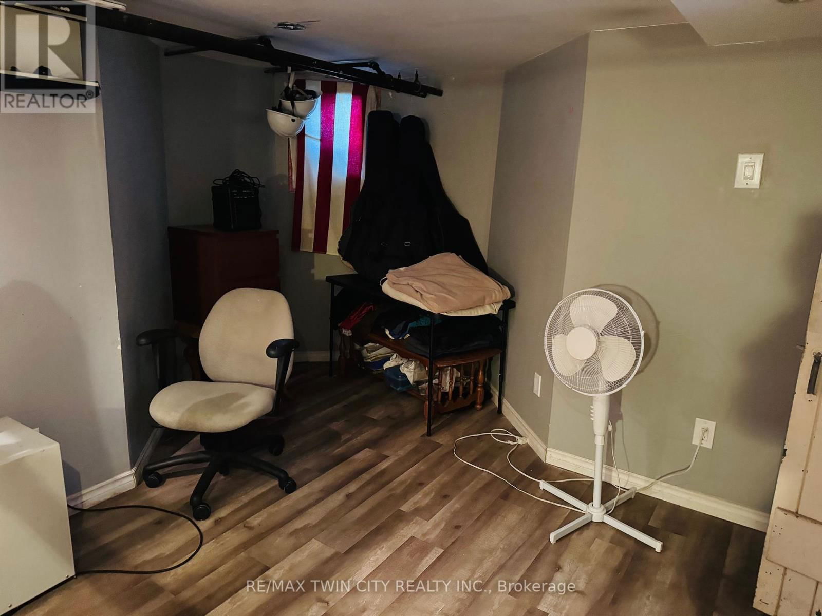 32 SIMEON STREET Image 17