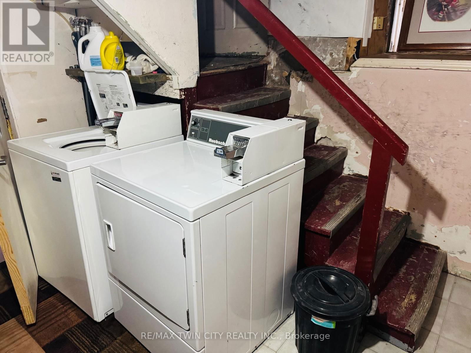 32 SIMEON STREET Image 21