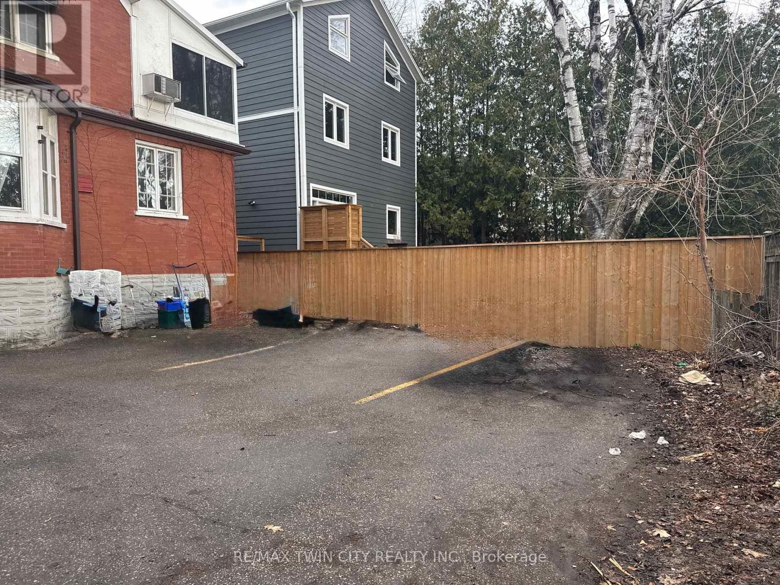 32 SIMEON STREET Image 3