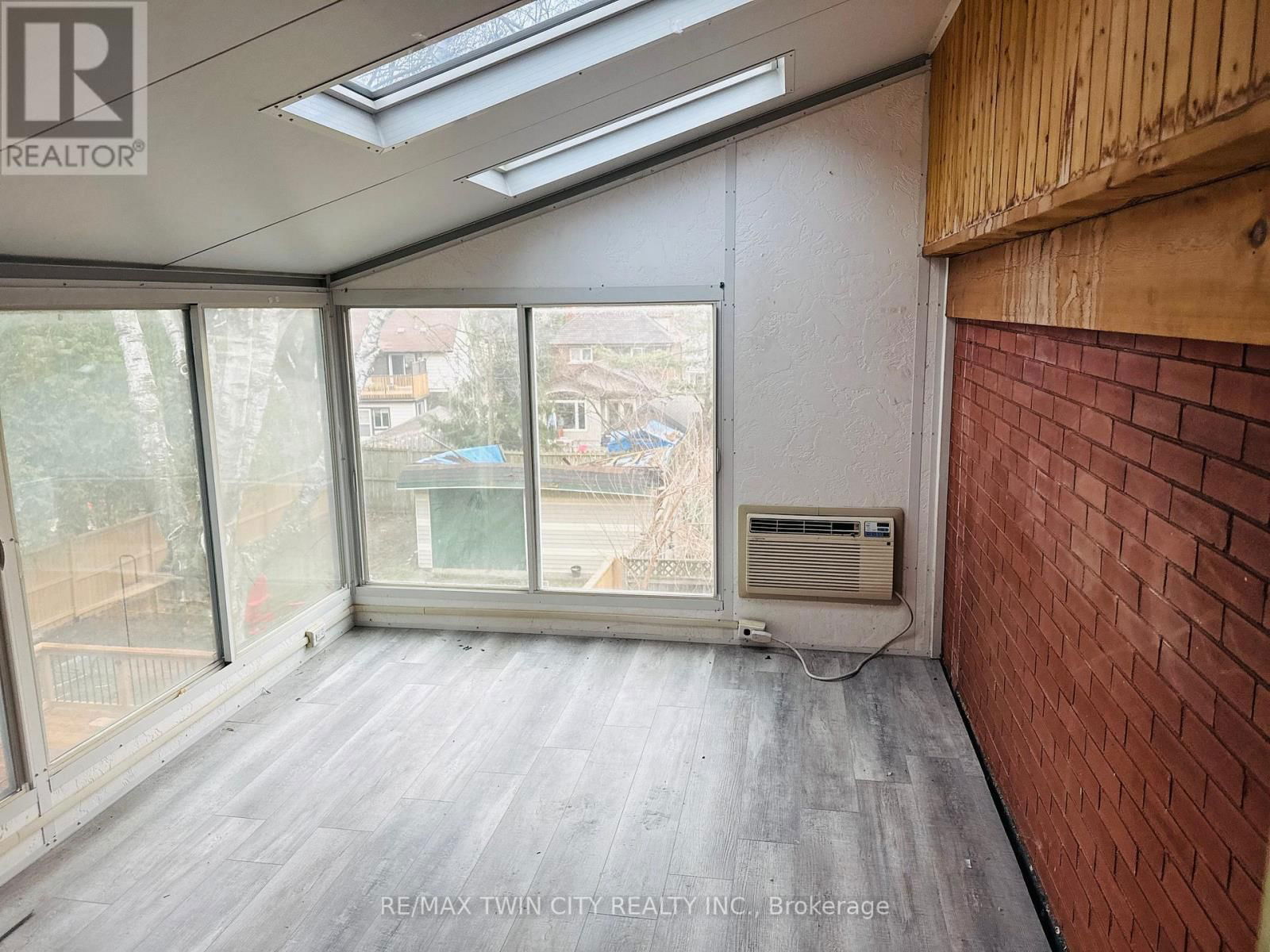 32 SIMEON STREET Image 33