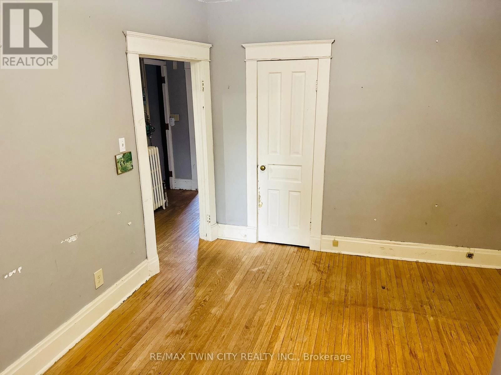 32 SIMEON STREET Image 35