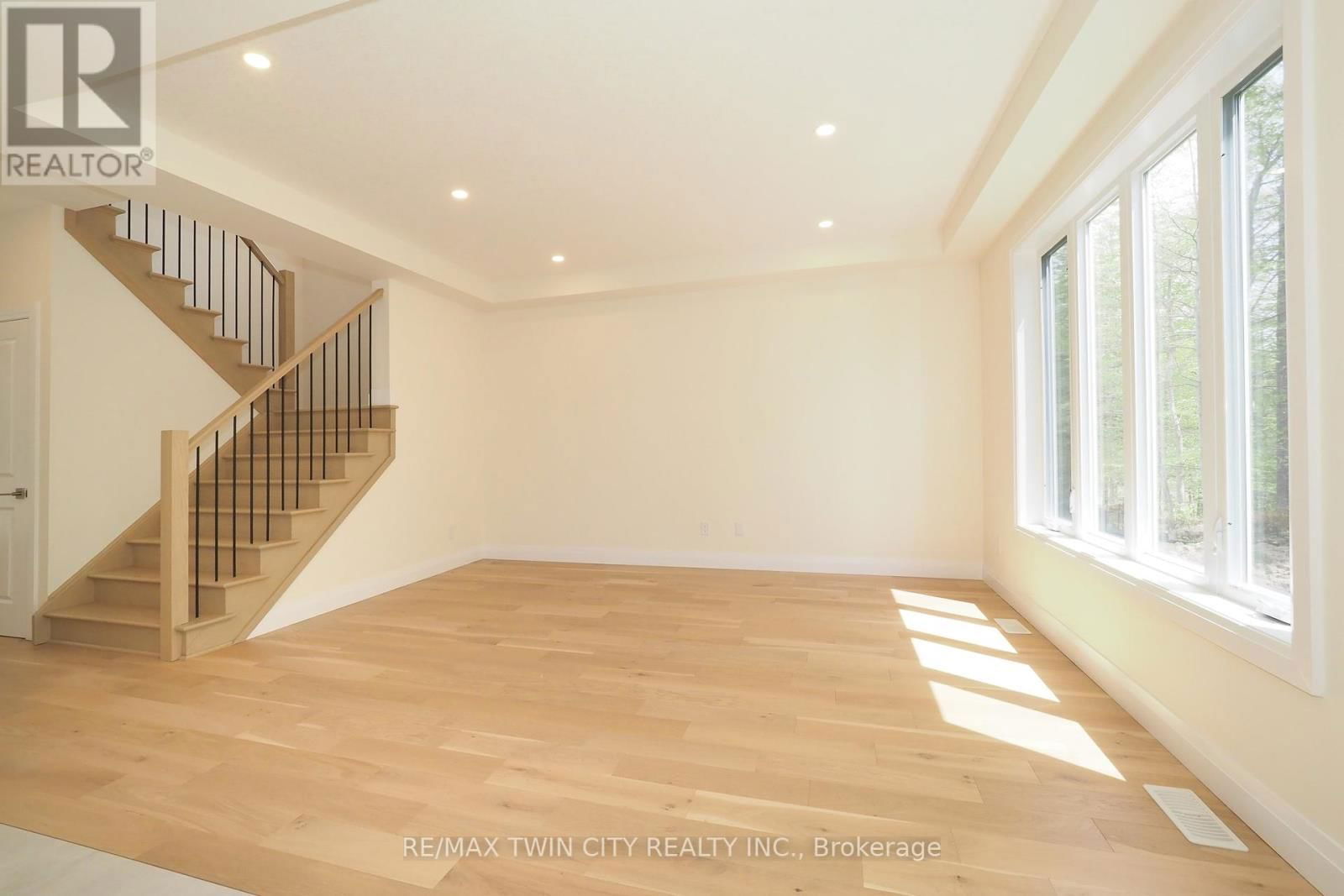 220 JEFFREY PLACE Image 11