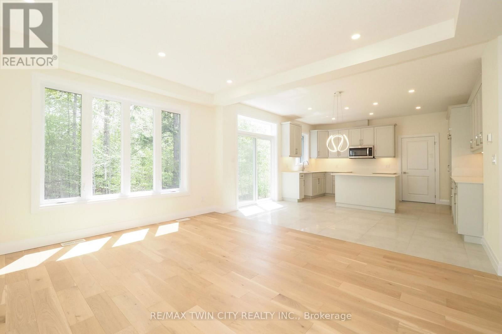 220 JEFFREY PLACE Image 13