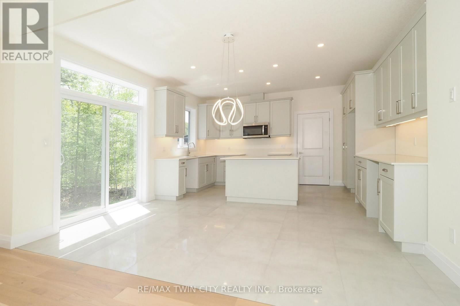 220 JEFFREY PLACE Image 14