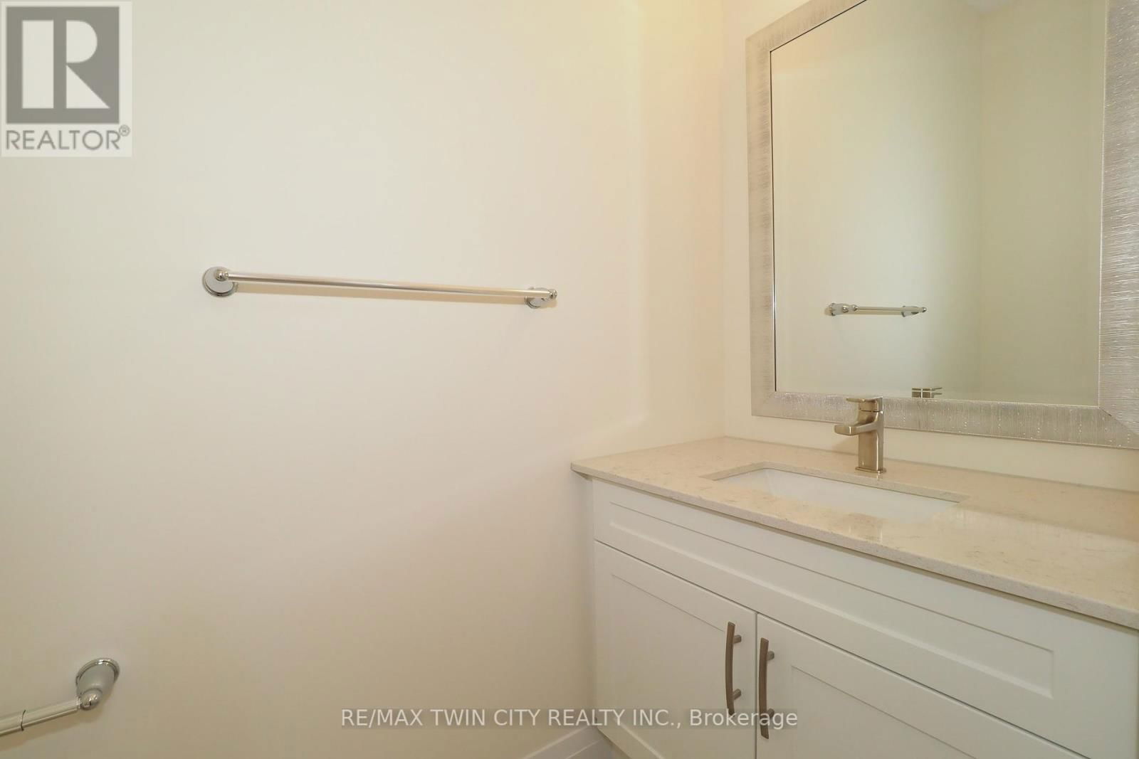 220 JEFFREY PLACE Image 23